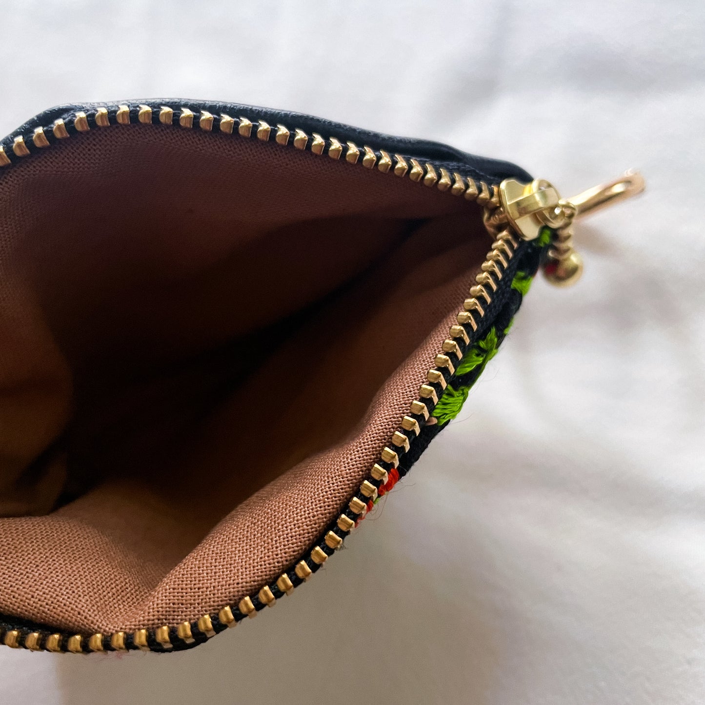 Mexican Embroidery Mini Pouch #1/メキシコ刺繍 サンアントニーノ ポーチ airpods ケース