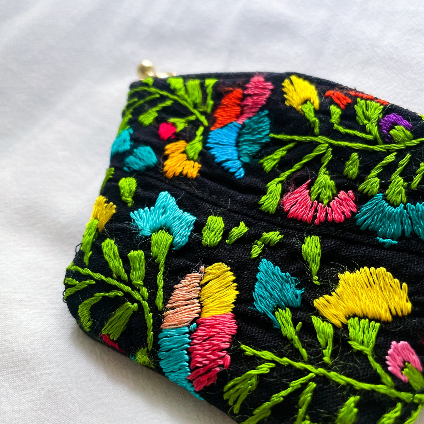 Mexican Embroidery Mini Pouch #1/メキシコ刺繍 サンアントニーノ ポーチ airpods ケース