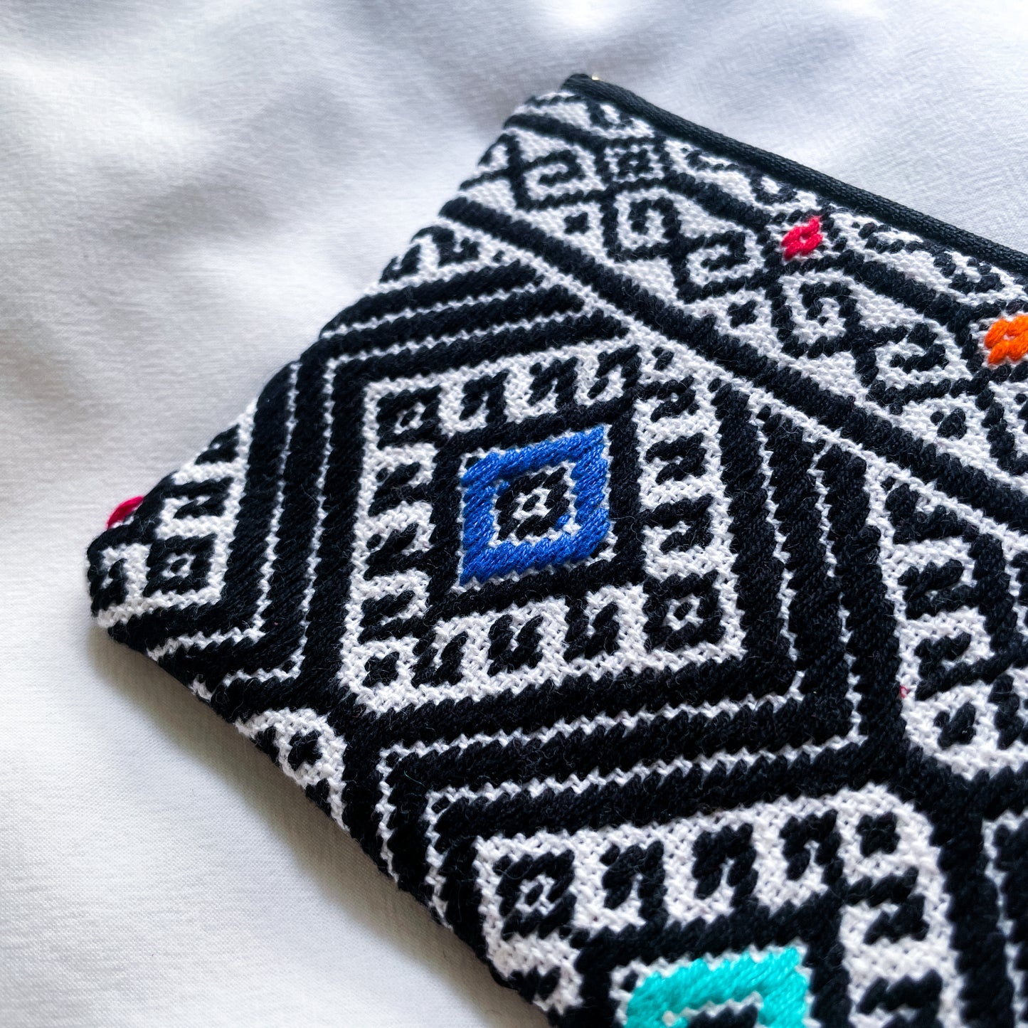 Mexican Embroidery Pouch #5/メキシコ刺繍 ララインサール ポーチ airpods ケース