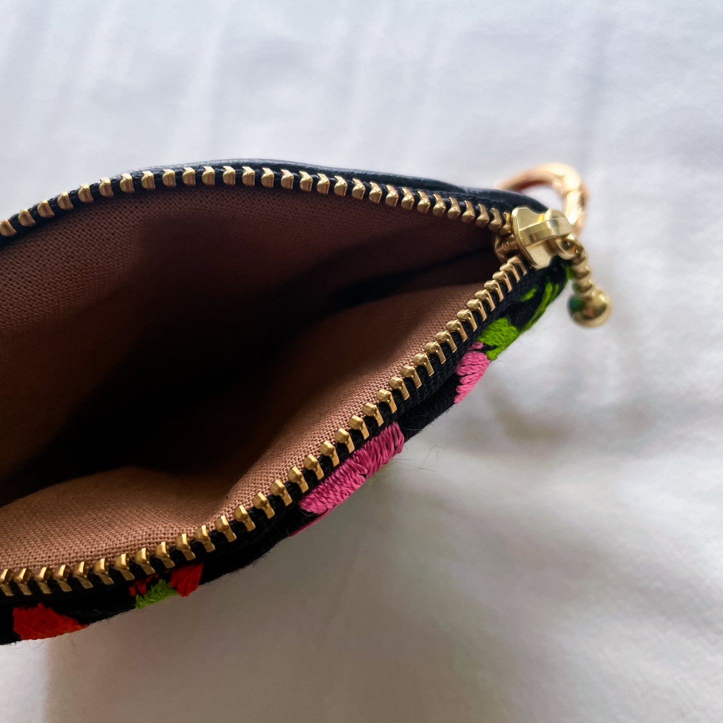 Mexican Embroidery Mini Pouch #2/メキシコ刺繍 サンアントニーノ ポーチ airpods ケース