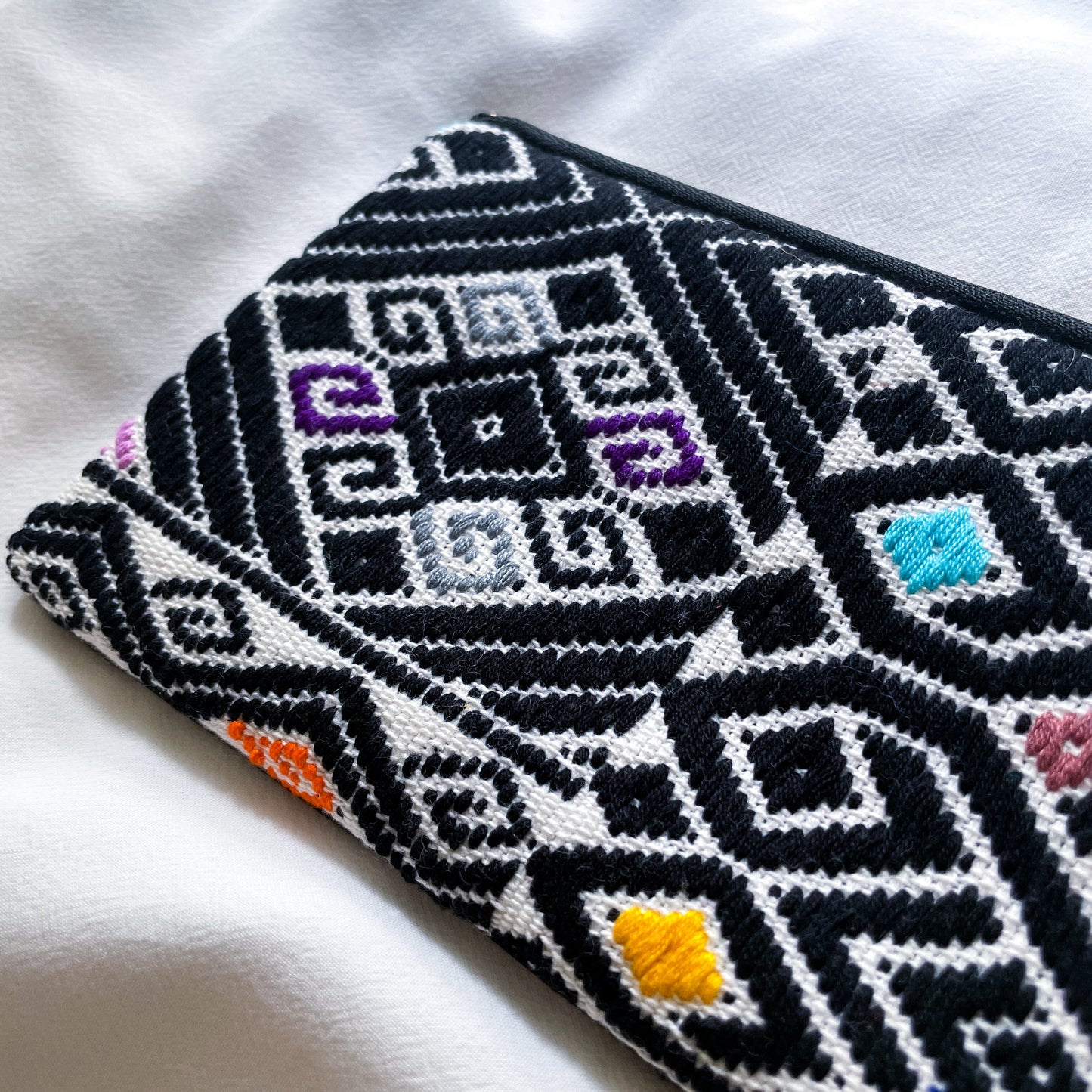 Mexican Embroidery Pouch #7/メキシコ刺繍 ララインサール ポーチ airpods ケース