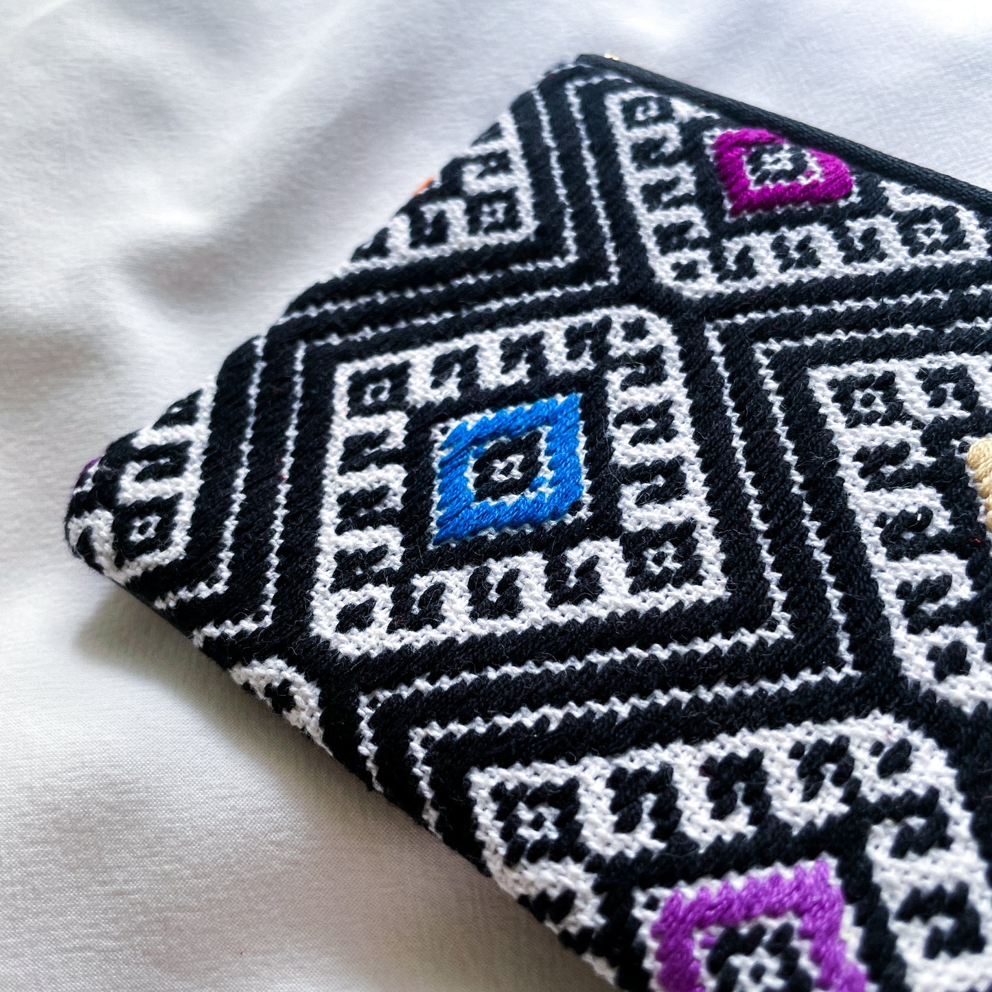 Mexican Embroidery Pouch #2/メキシコ刺繍 ララインサール ポーチ airpods ケース