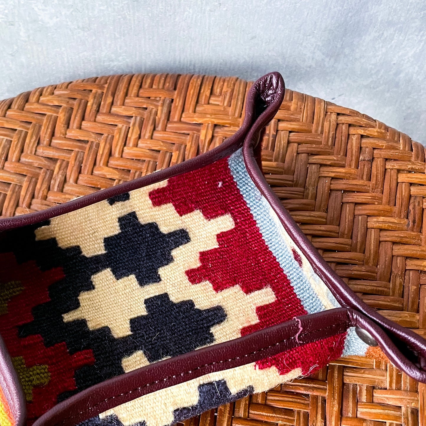 Old Kilim Tray #3/キリム トレイ 小物入れ