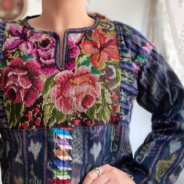 Huipil × Indigo Blouse #4/グアテマラ ウィピル 藍染 ブラウス 刺繍