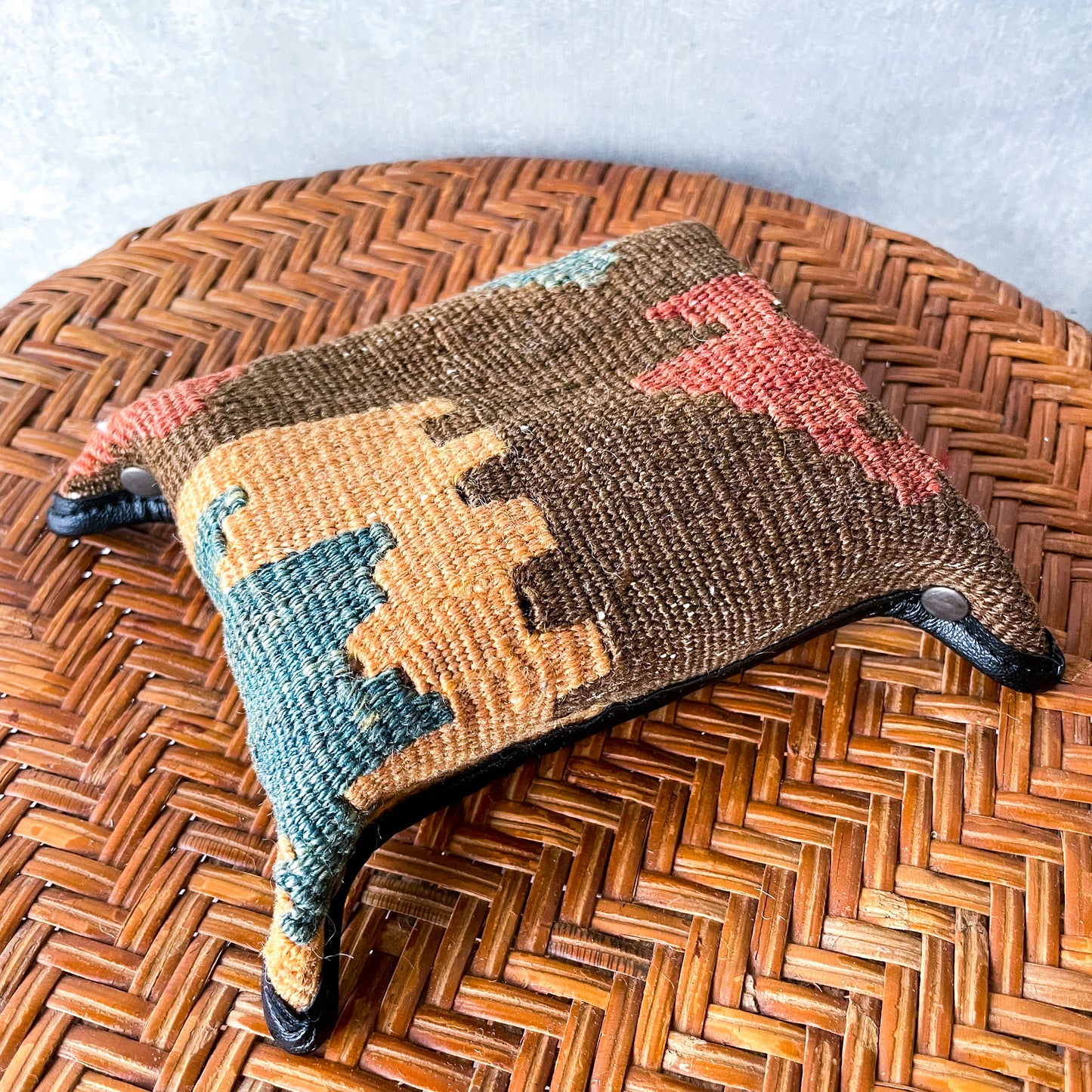 Old Kilim Tray #1/キリム トレイ 小物入れ