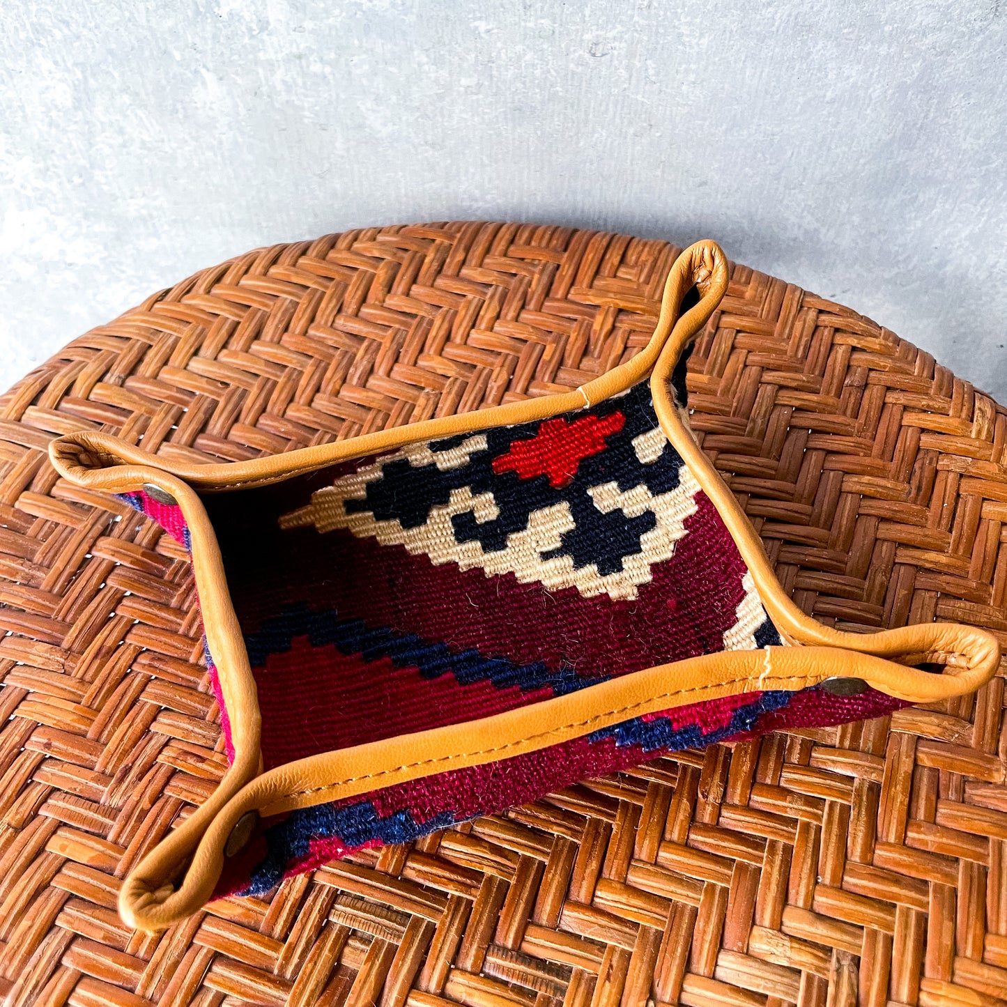 Old Kilim Tray #4/キリム トレイ 小物入れ
