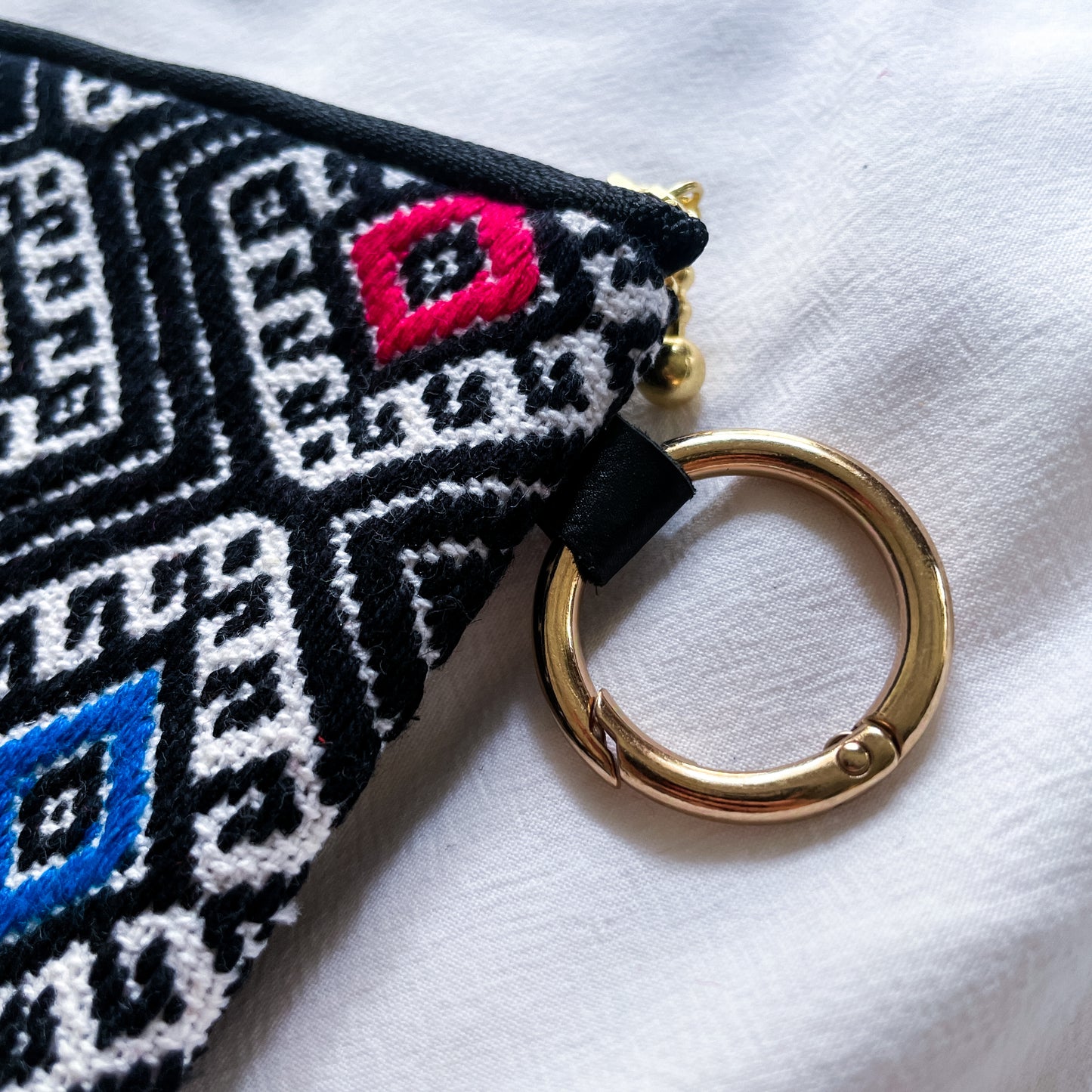 Mexican Embroidery Pouch #2／メキシコ刺繍 ララインサール ポーチ airpods ケース