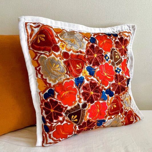 Flower Embroidery Cushion Cover F (50×50㎝)／グアテマラ 刺繍 クッションカバー 花