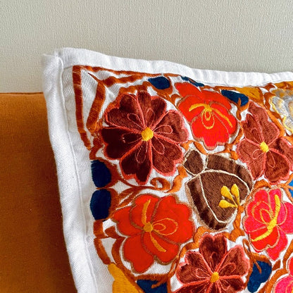 Flower Embroidery Cushion Cover F (50×50㎝)／グアテマラ 刺繍 クッションカバー 花