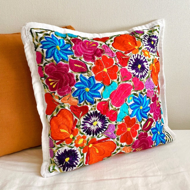 Flower Embroidery Cushion Cover G (50×50㎝)／グアテマラ 刺繍 クッションカバー 花