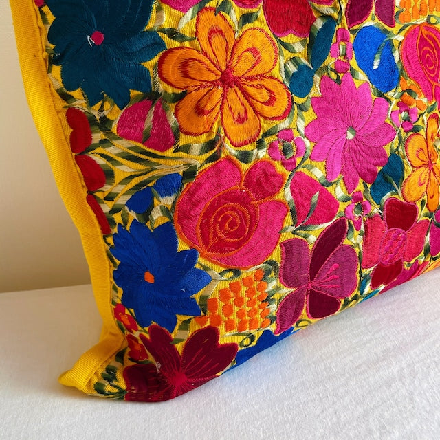 Flower Embroidery Cushion Cover D (50×50㎝)／グアテマラ 刺繍 クッションカバー 花