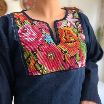 Huipil × Indigo Blouse #1／グアテマラ ウィピル 藍染 ブラウス 刺繍