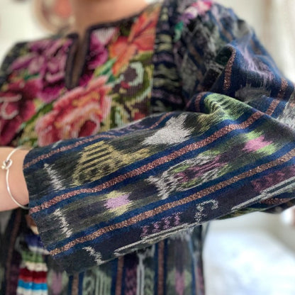 Huipil × Indigo Blouse #4／グアテマラ ウィピル 藍染 ブラウス 刺繍