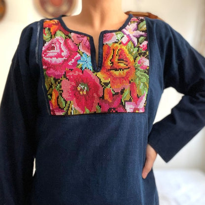 Huipil × Indigo Blouse #1／グアテマラ ウィピル 藍染 ブラウス 刺繍